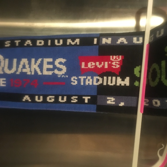 2014 SJ Earthquakes  Scarf -83  $12 FIRM OR FREE* 🎉 - Picture 4 of 5